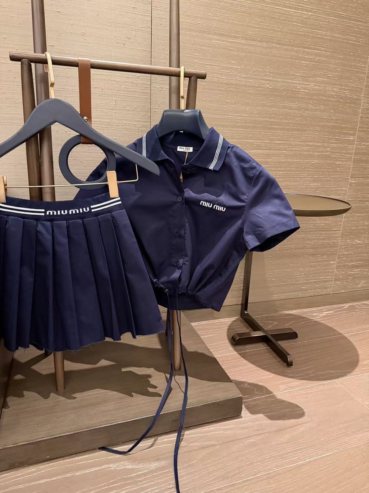 M1UM1U シャツ＆スカート 2点セット【50％割引+送料無料】