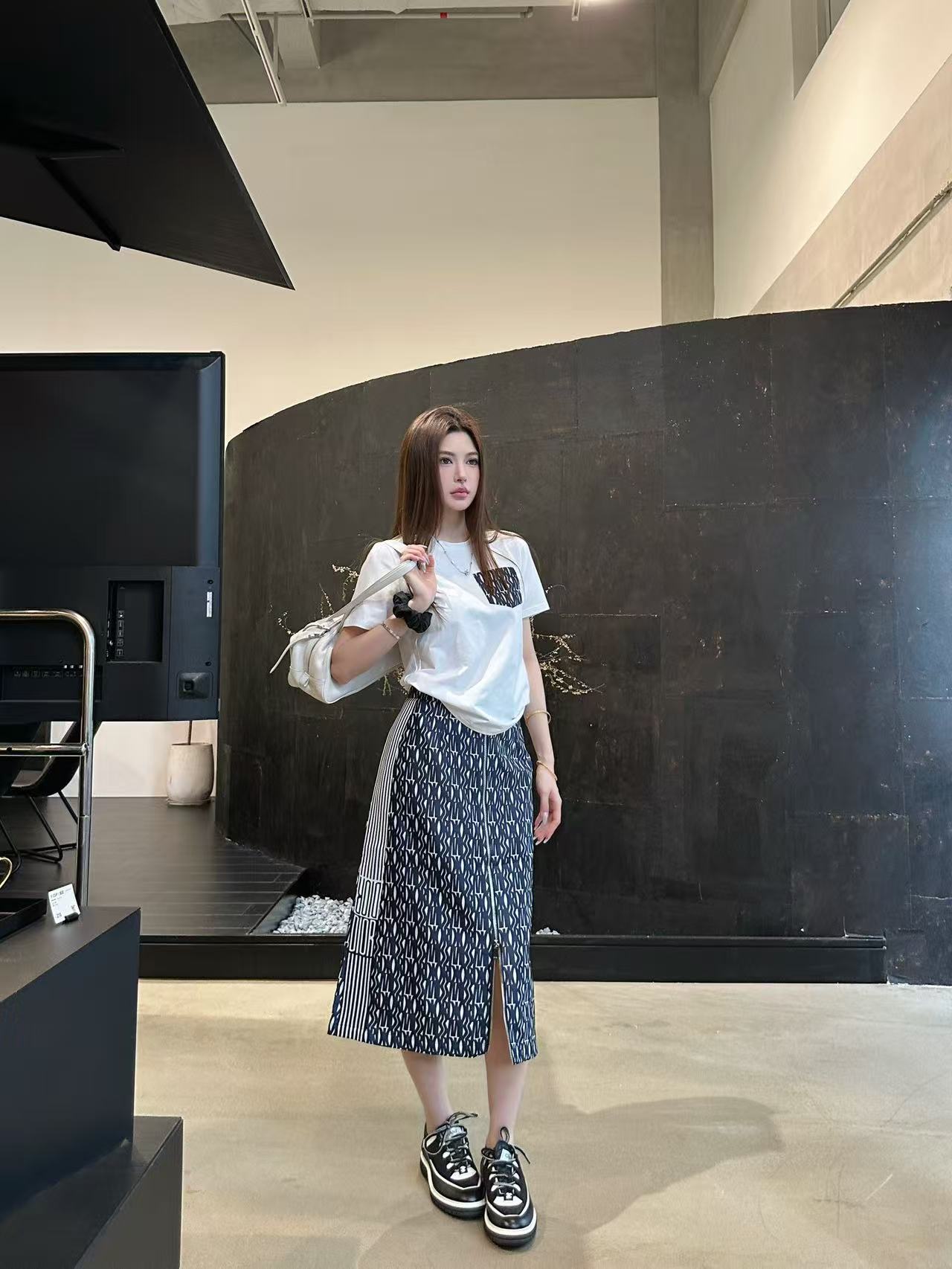 DIOR 上質ポケットTシャツ ＋ スカート 2点セット【50％割引+送料無料】