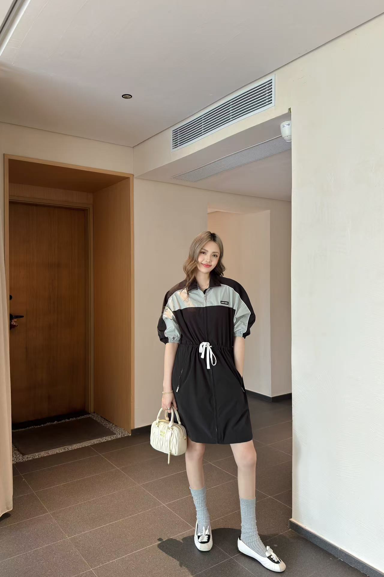 M1UM1U カラーブロック・レースアップドレス【50％割引+送料無料】