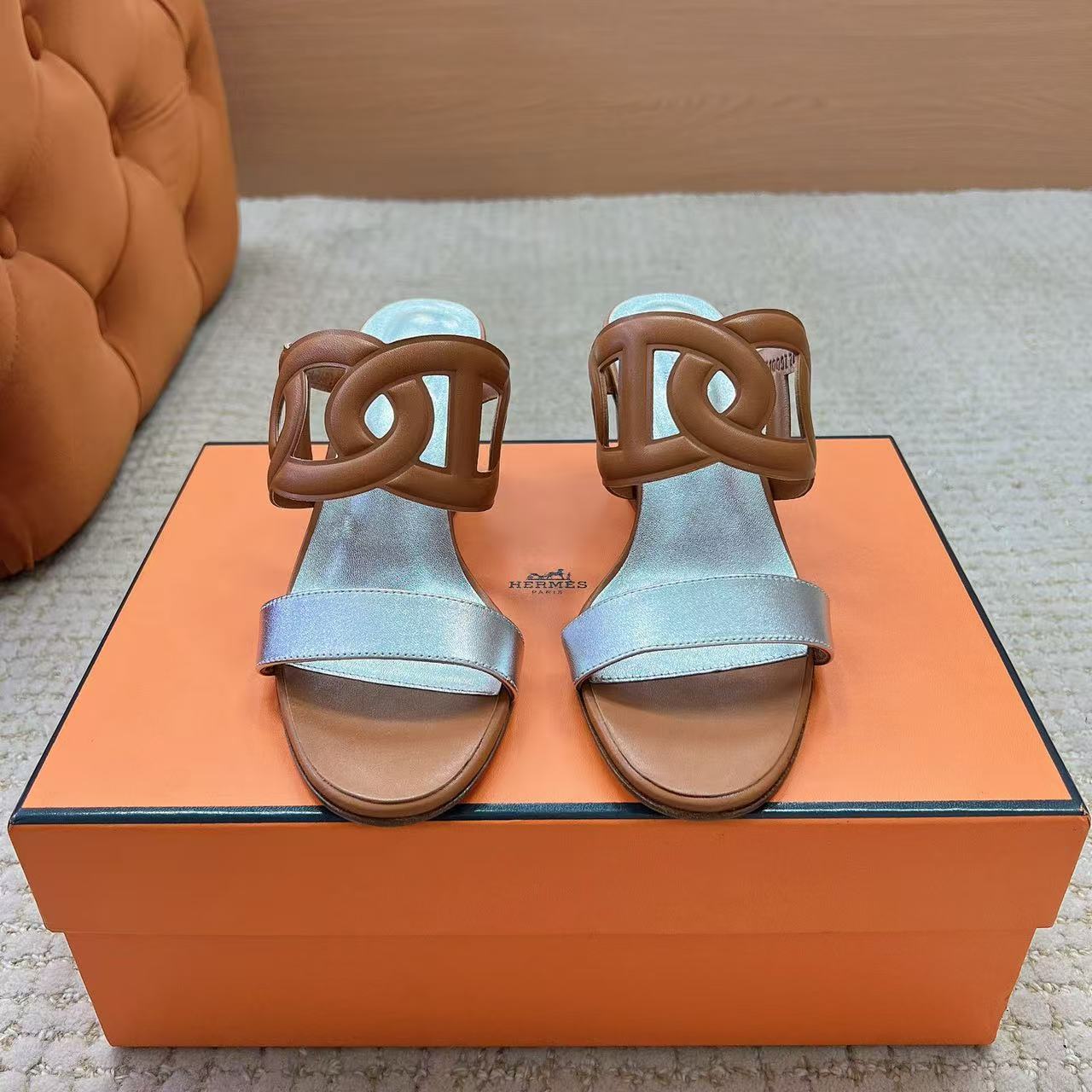 HERME5 上質カーフスキン ローヒールシューズ【50％割引+送料無料】