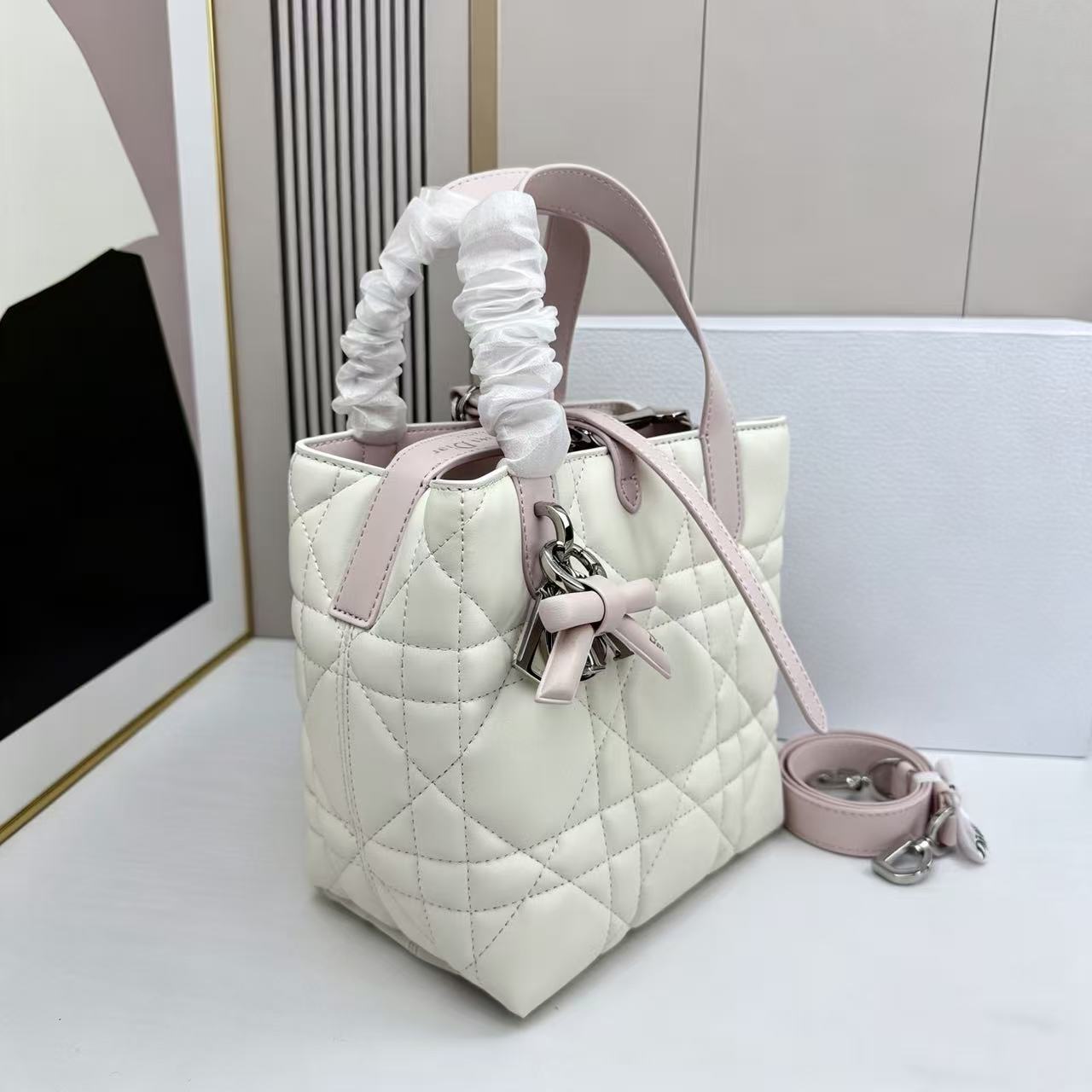DIOR カーフスキン ハンドバッグ【50％割引+送料無料】