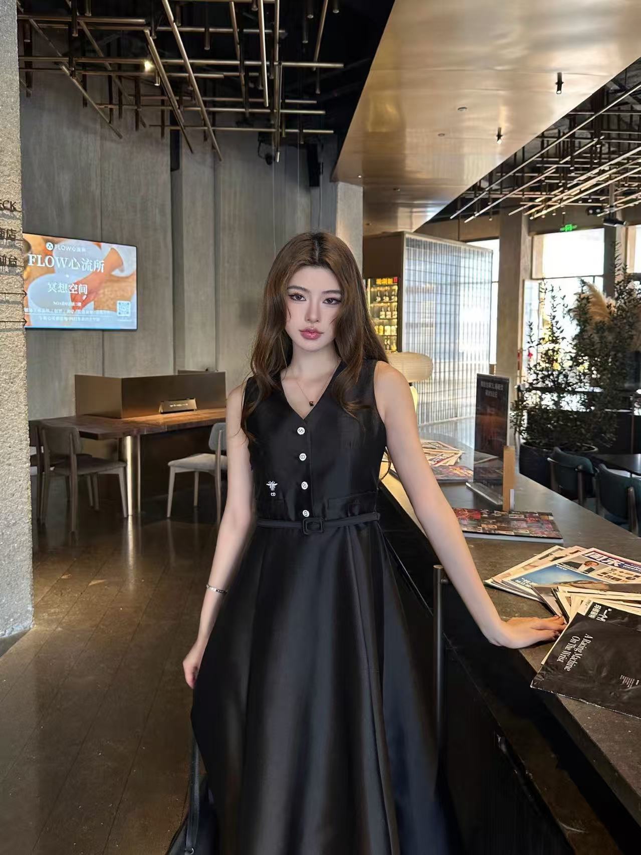 DIOR 上質Vネック ノースリーブワンピース【50％割引+送料無料】