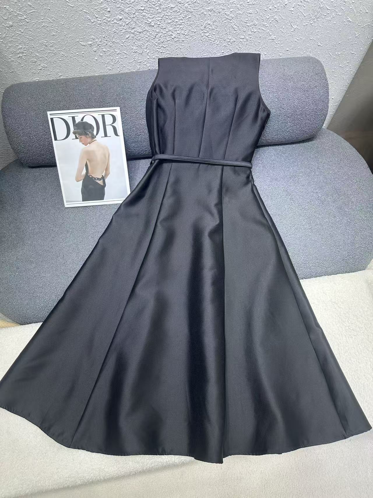 DIOR 上質Vネック ノースリーブワンピース【50％割引+送料無料】