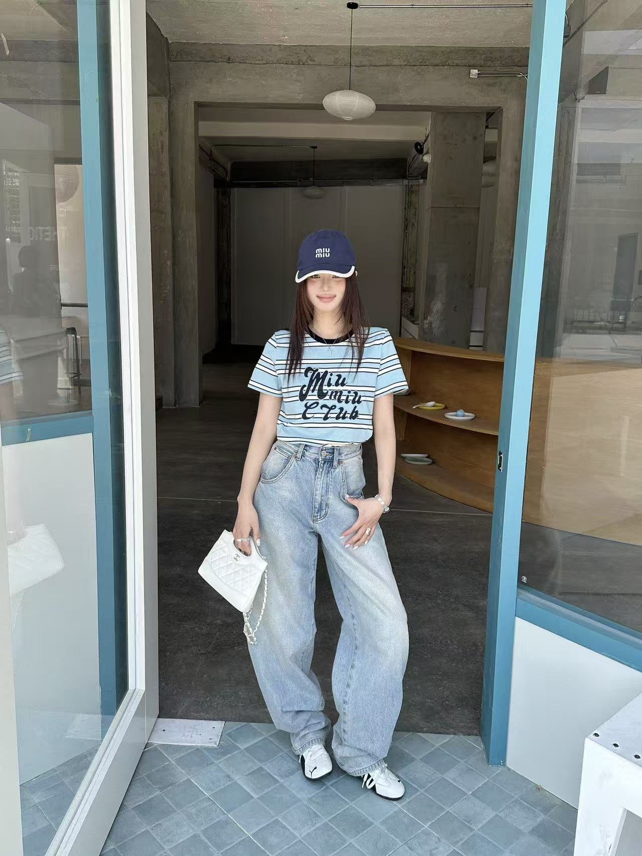 M1UM1U ストライプ柄レターTシャツ【50％割引+送料無料】