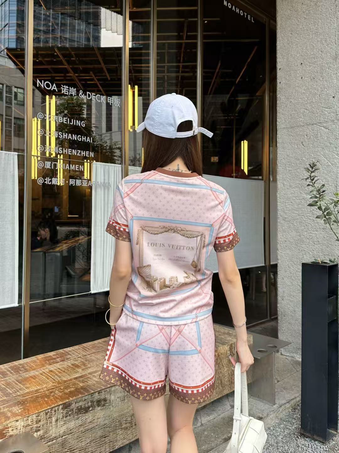 LVプリントTシャツ ＋ ショートパンツ【50％割引+送料無料】