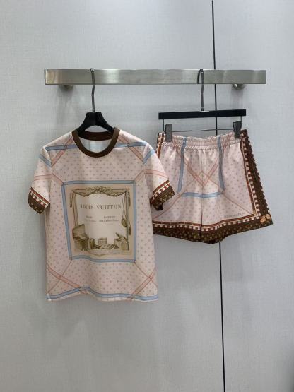 LVプリントTシャツ ＋ ショートパンツ【50％割引+送料無料】