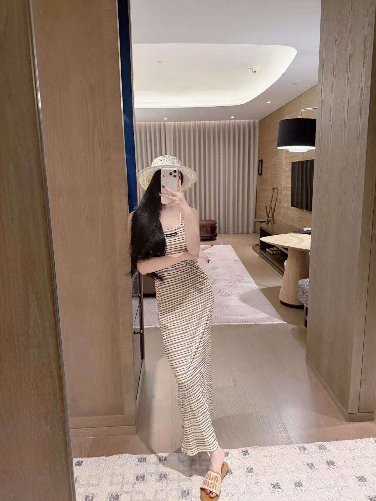 M1UM1U レターストライプ・タンクトップドレス【50％割引+送料無料】