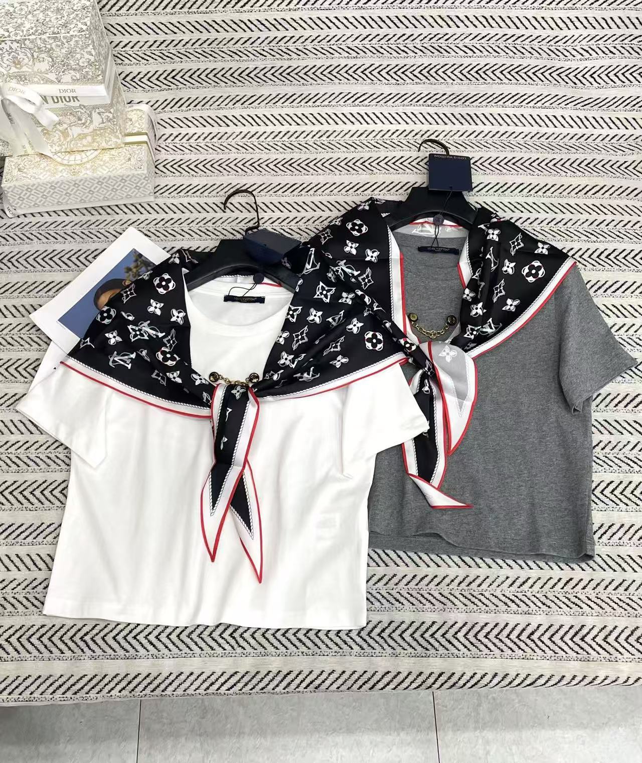 LV チェーンスカーフ Tシャツ【50％割引+送料無料】