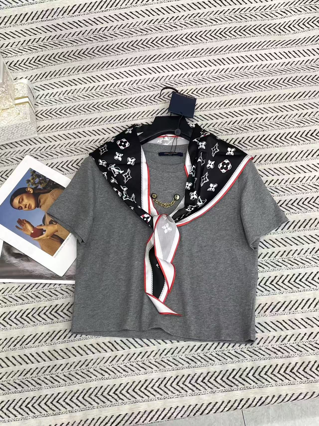 LV チェーンスカーフ Tシャツ【50％割引+送料無料】
