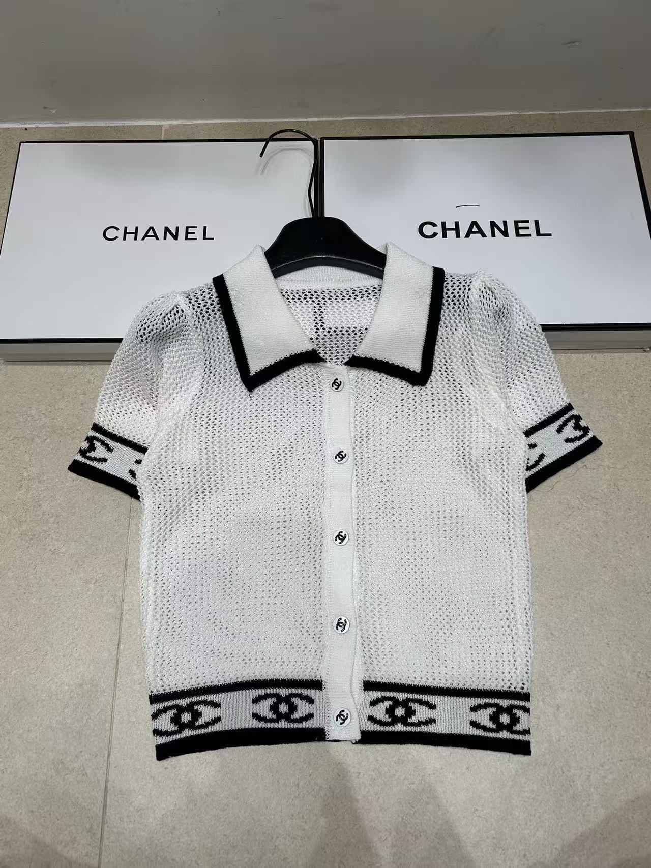 CHANE1 ダブルC くり抜きラペルセーター【50％割引+送料無料】