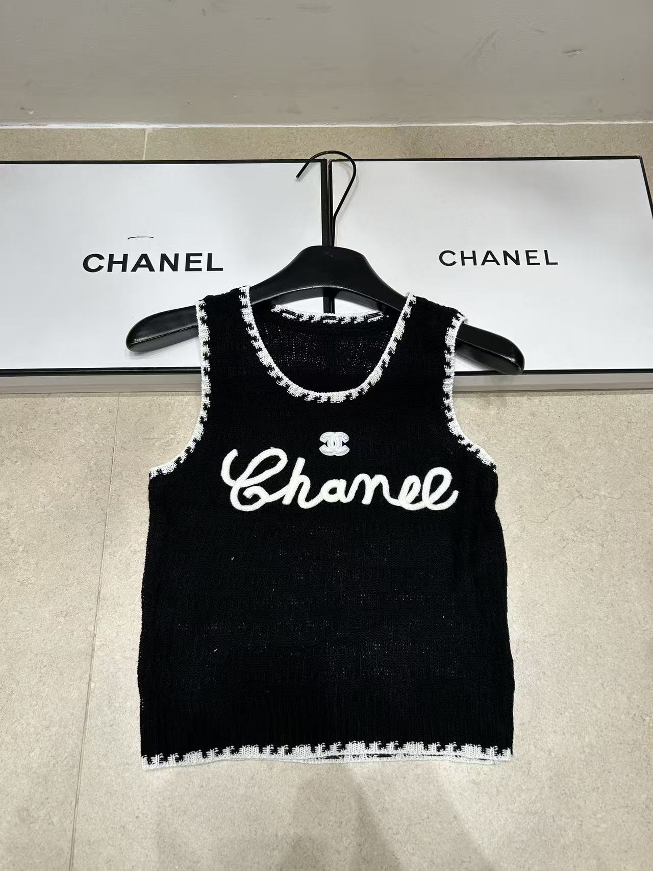 CHANE1 ダブルC刺繍入りウールベスト【50％割引+送料無料】