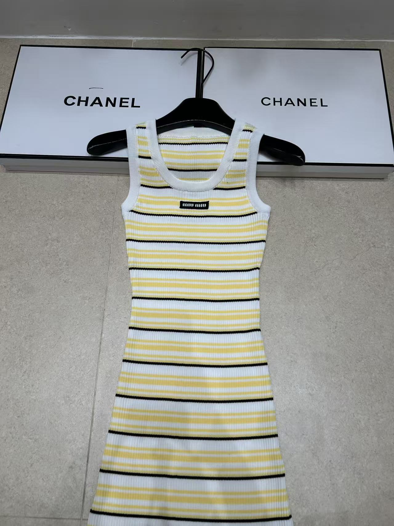 M1UM1U ストライプ＆レタード ウールベストワンピース【50％割引+送料無料】