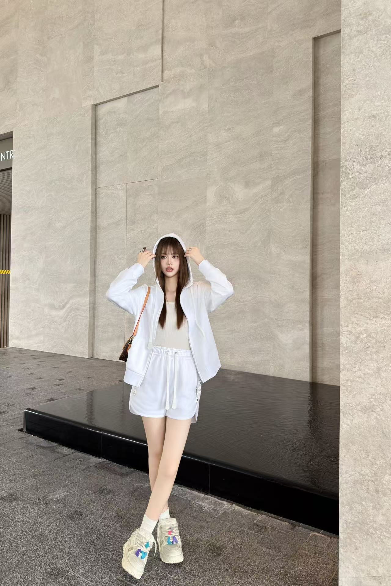 LV フード付きジャケット＆ショートパンツ 2点セット【50％割引+送料無料】