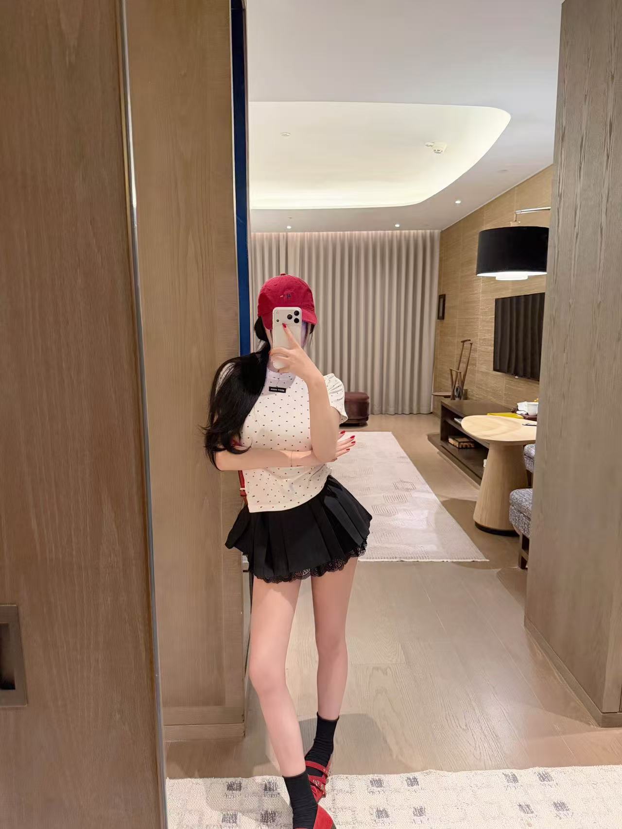 M1UM1U ドット柄＆レターTシャツ【50％割引+送料無料】