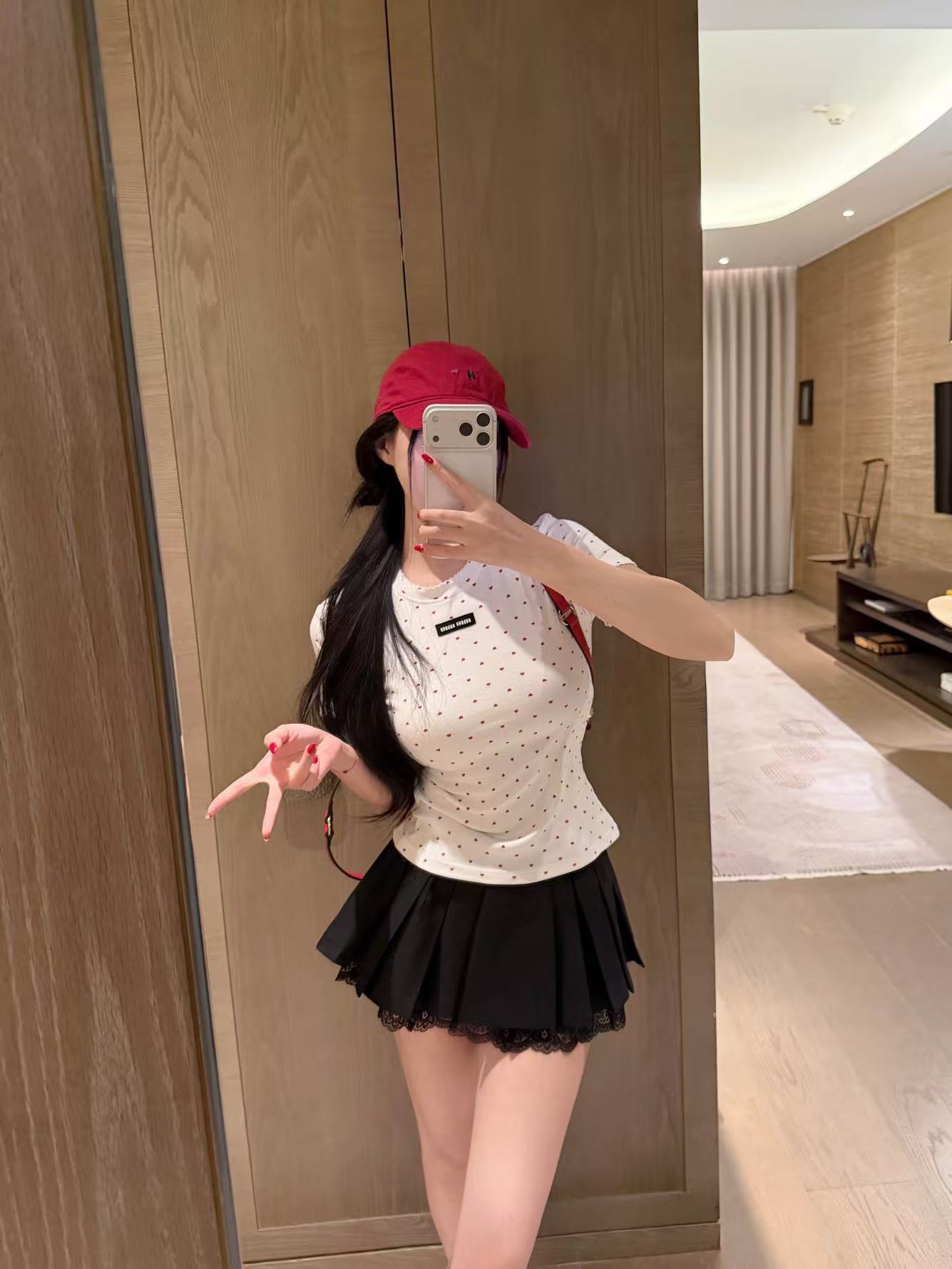 M1UM1U ドット柄＆レターTシャツ【50％割引+送料無料】
