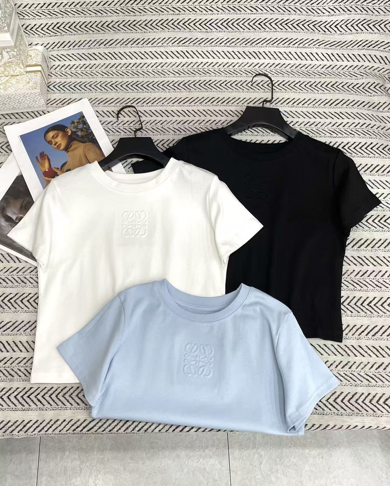 L0WEW 刺繍ロゴTシャツ【50％割引+送料無料】