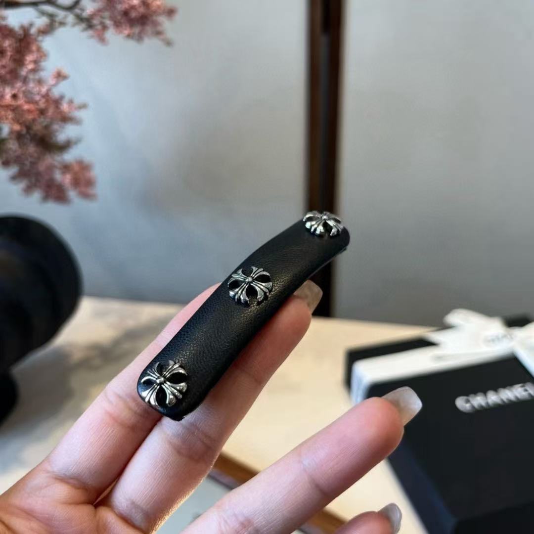 Chr0me Heartsレザーのヘアクリップ【50％割引+送料無料】