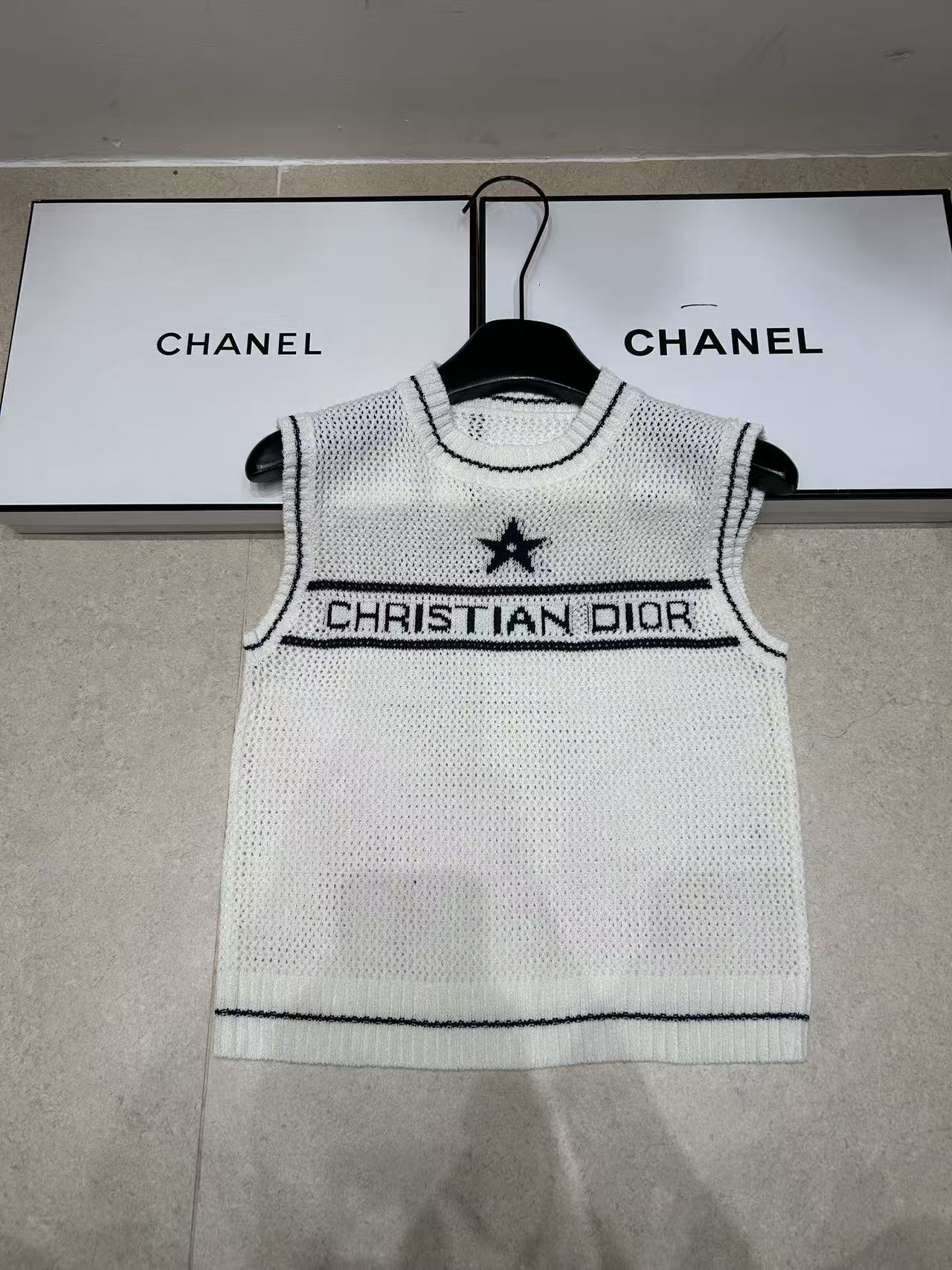 DI0R星と文字のウールベスト【50％割引+送料無料】