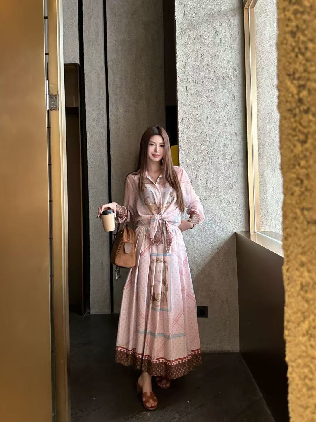 LVプリントシャツ＋スカートのツーピースセット【50％割引+送料無料】