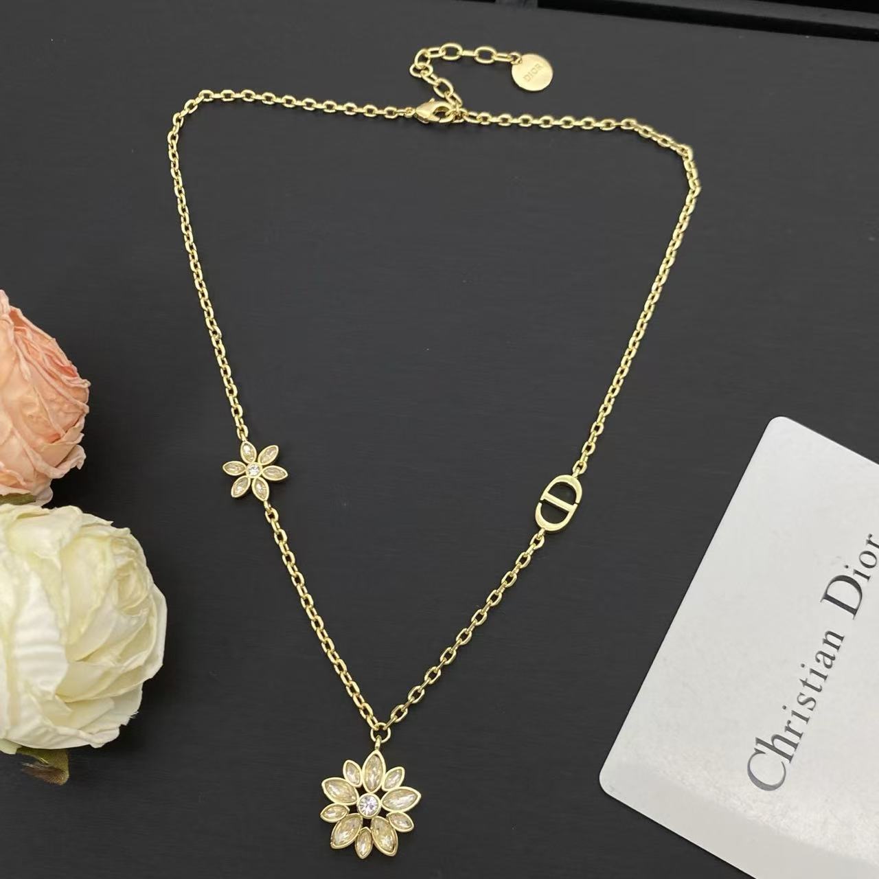 DI0Rダイヤモンドフラワーネックレス【50％割引+送料無料】