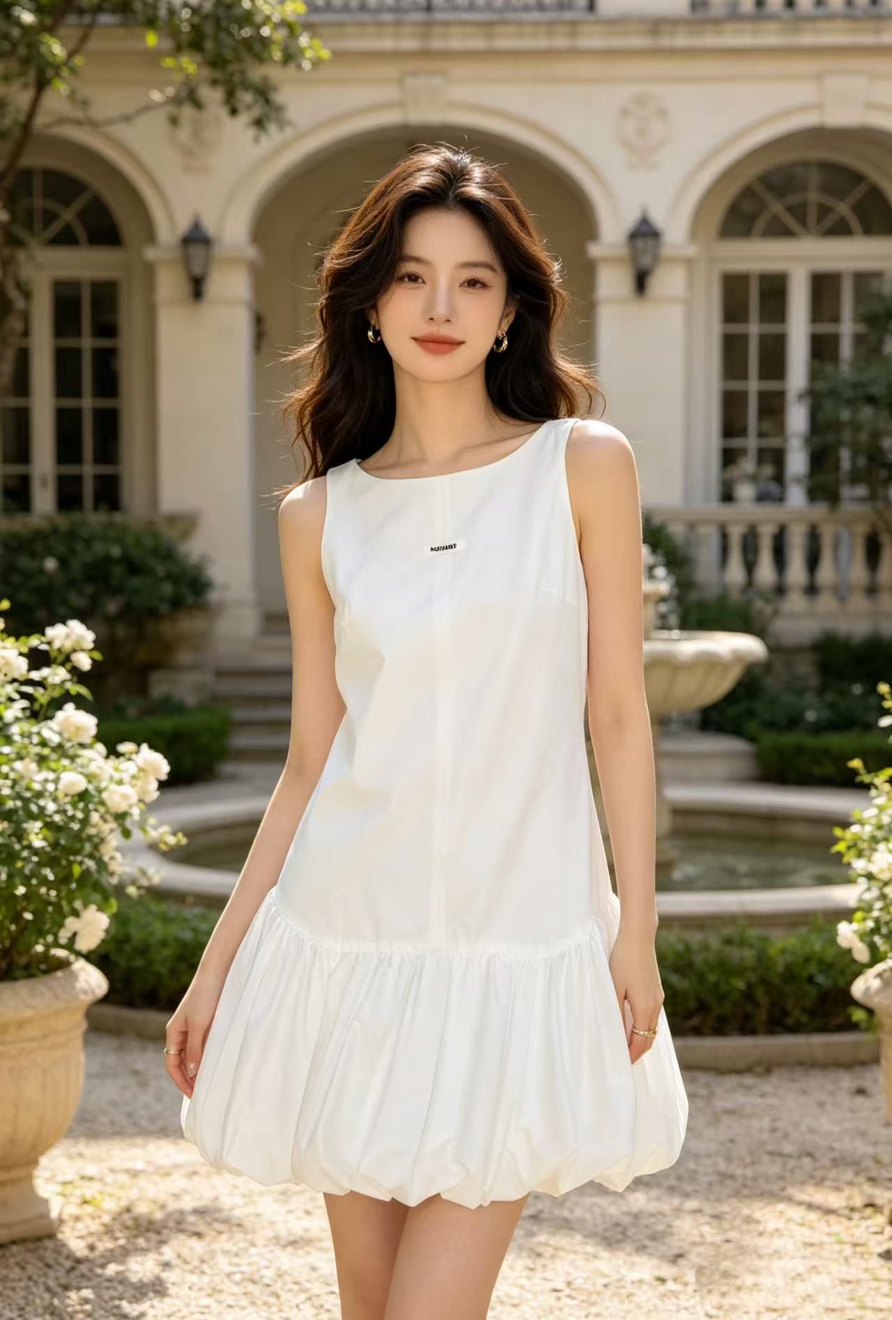 M1UM1U シンプルな文字入りノースリーブドレス【50％割引+送料無料】