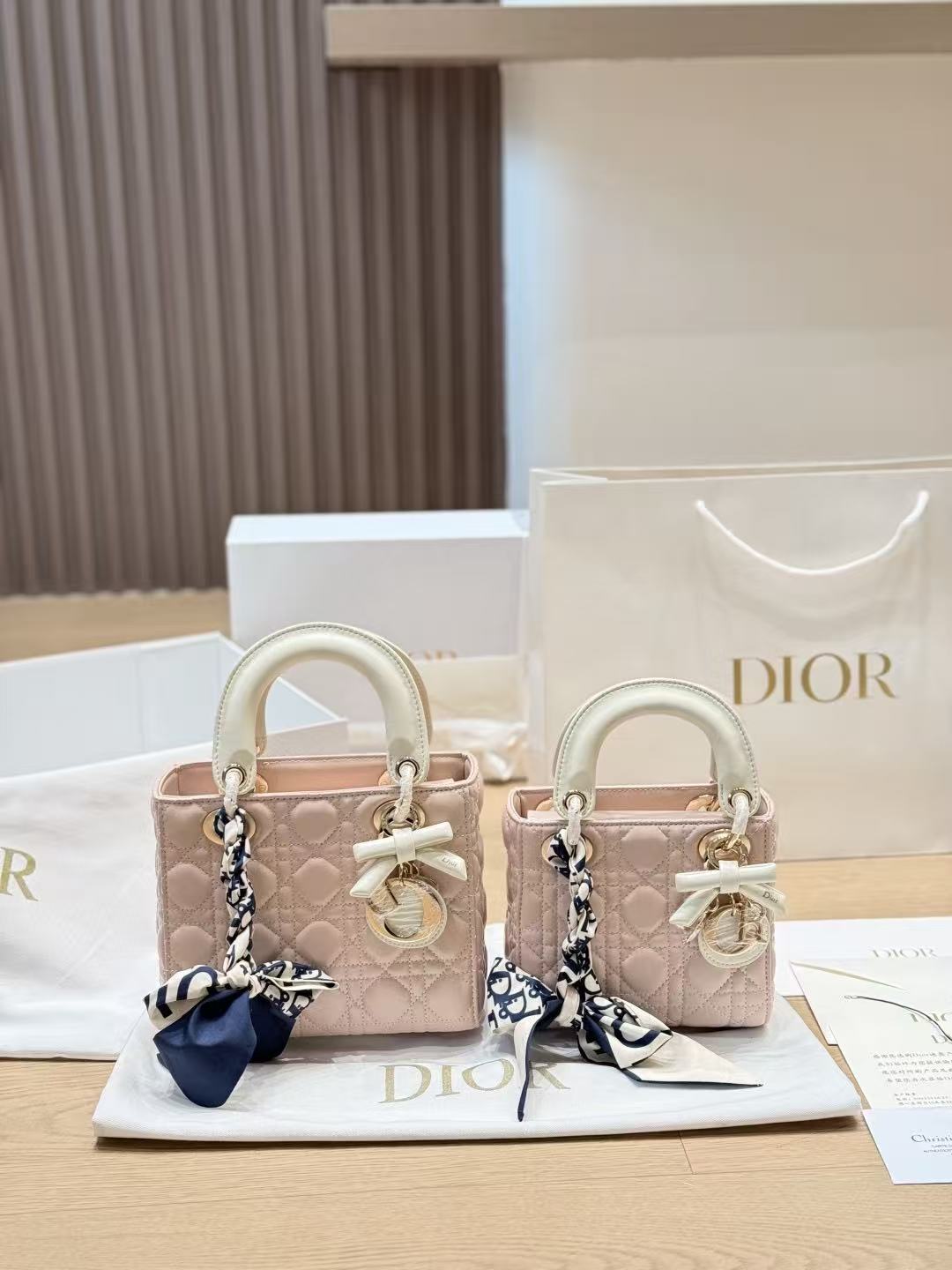DIOR Ladyラムスキンハンドバッグ【50％割引+送料無料】