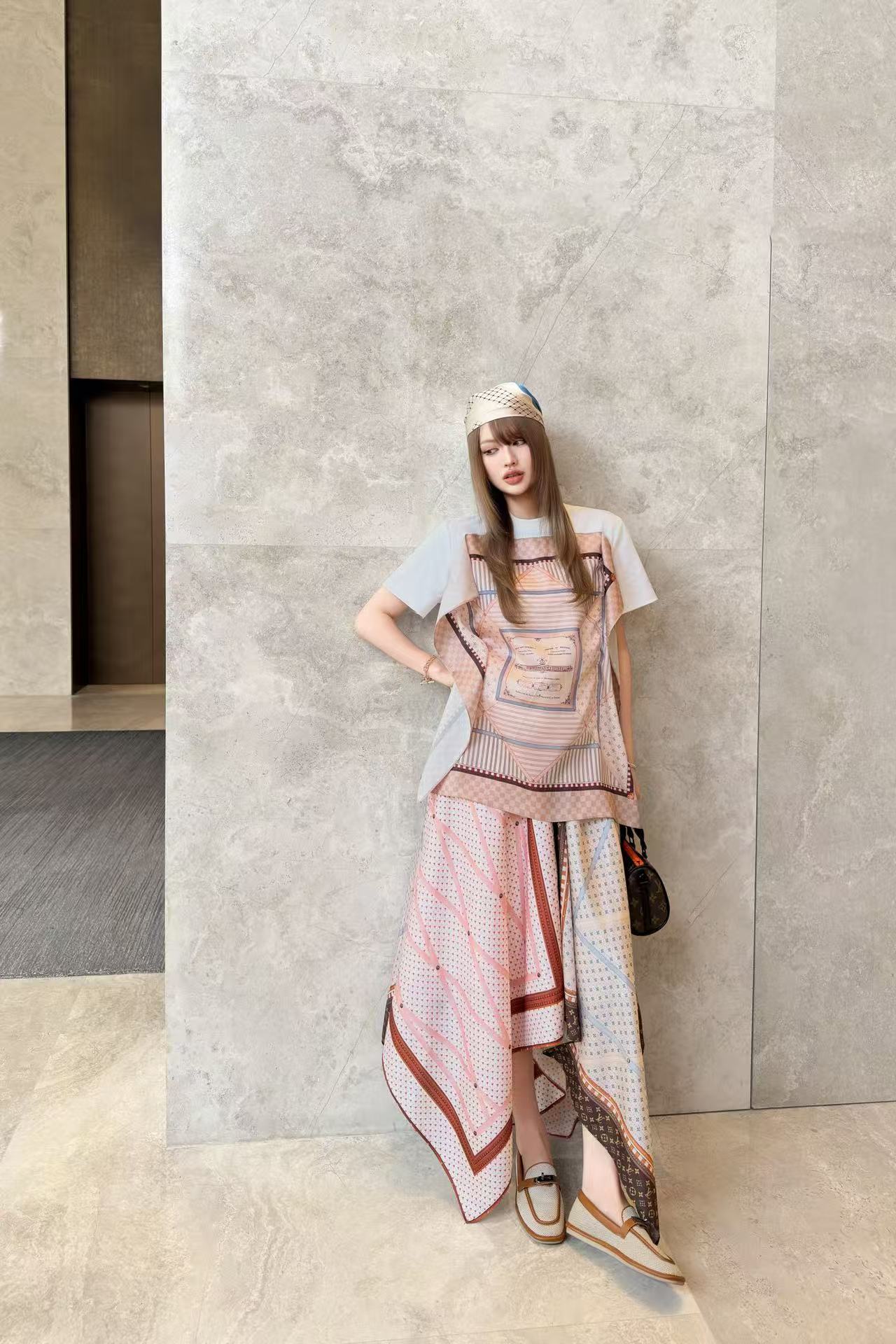 LVプリントTシャツ／スカート【50％割引+送料無料】