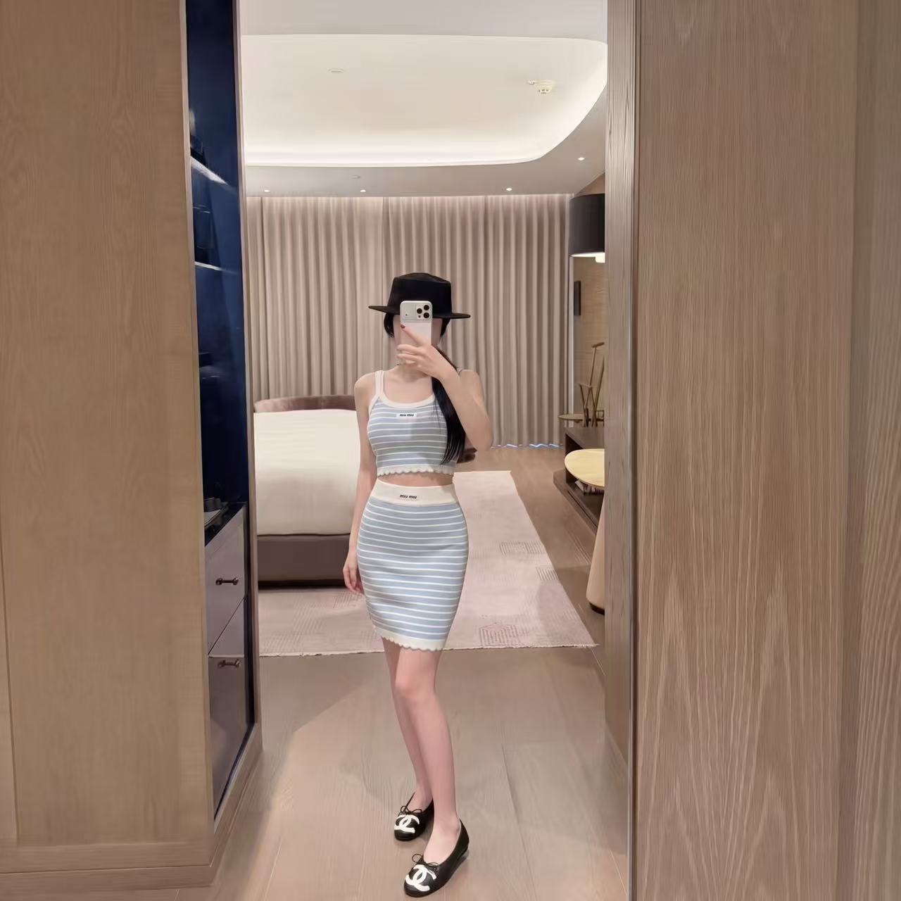 M1UM1U ウールベスト＋スカート ツーピースセット【50％割引+送料無料】