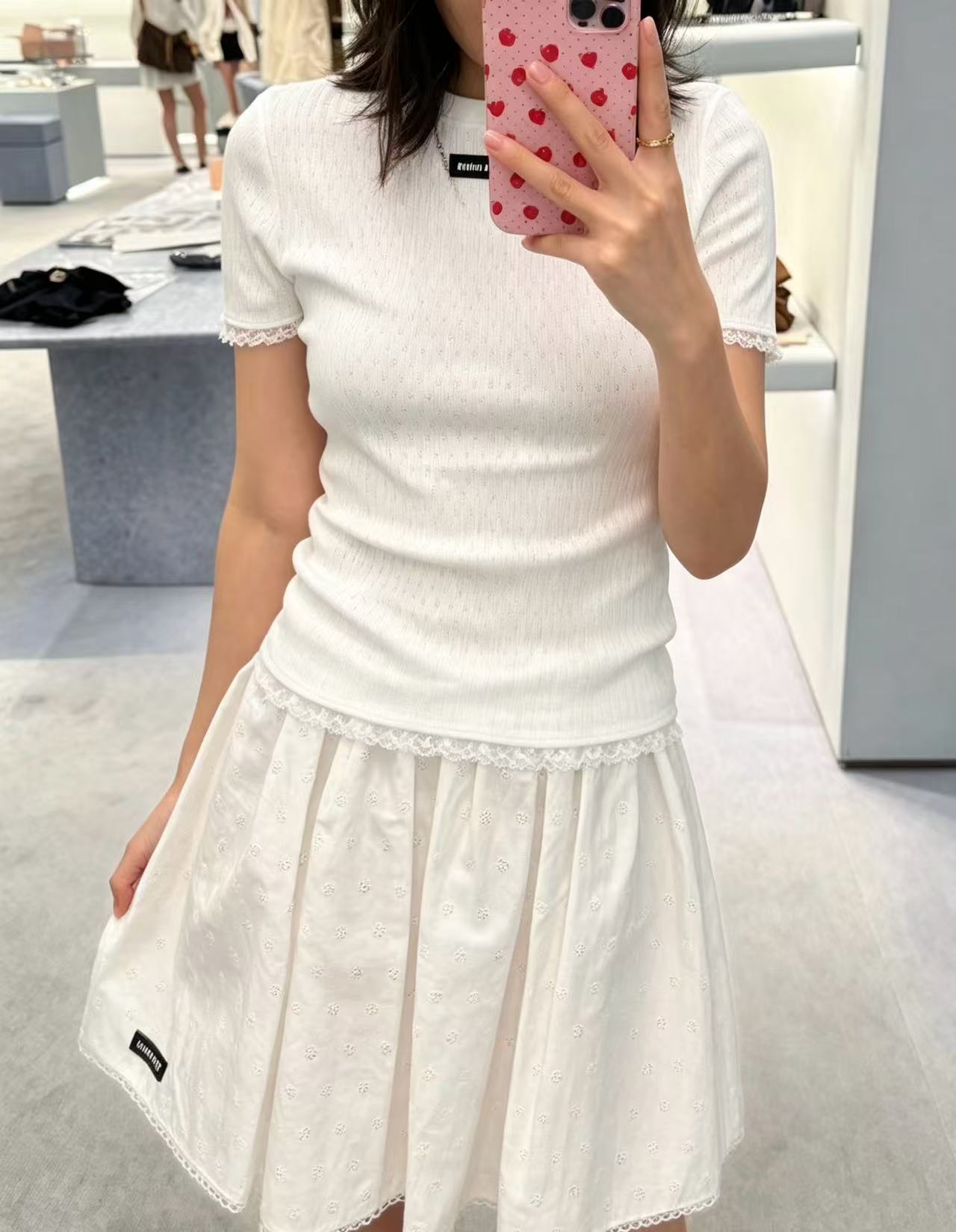 M1UM1U レーストリムレターTシャツ【50％割引+送料無料】
