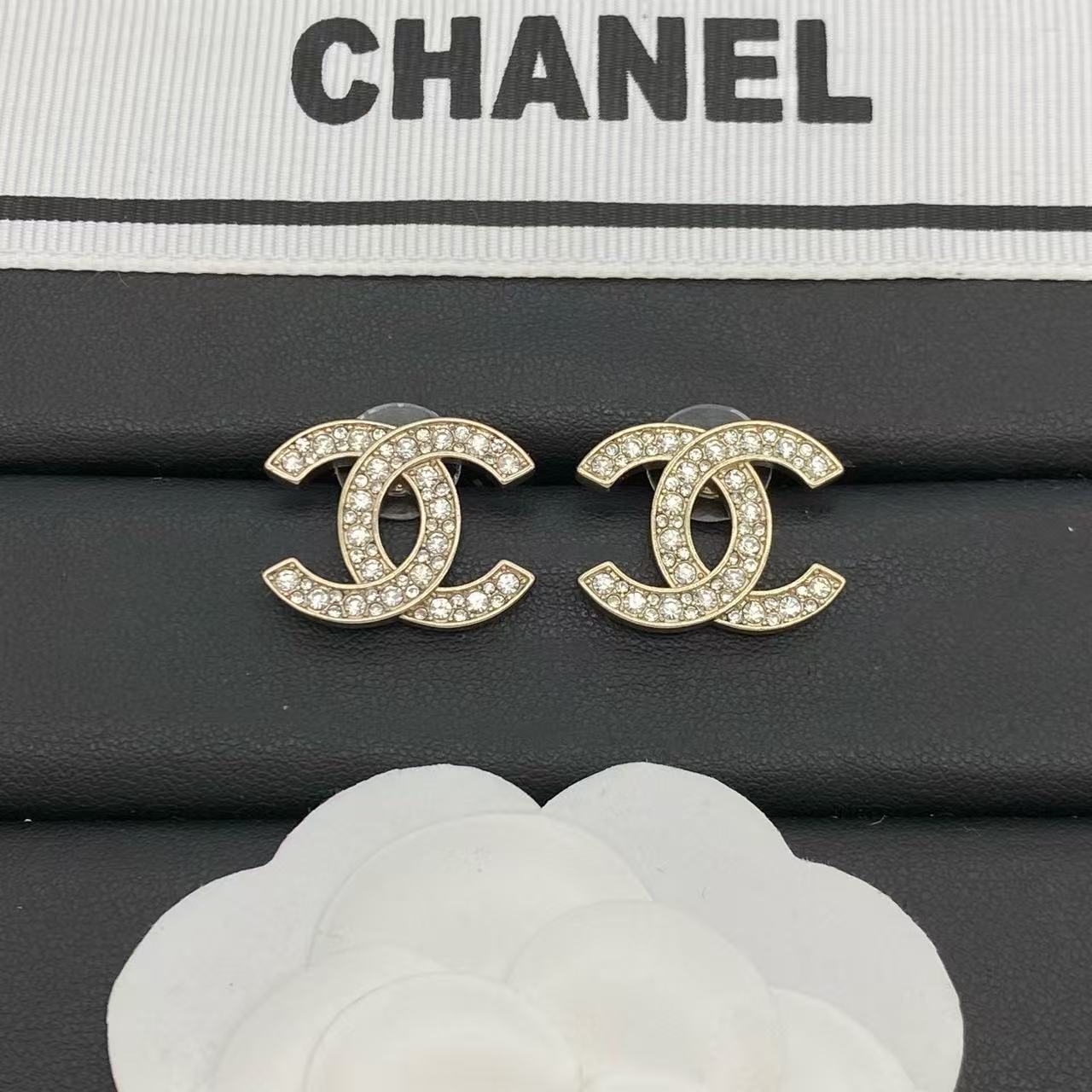 CHANE1 ダブルC ダイヤモンドスタッドピアス【50％割引+送料無料】