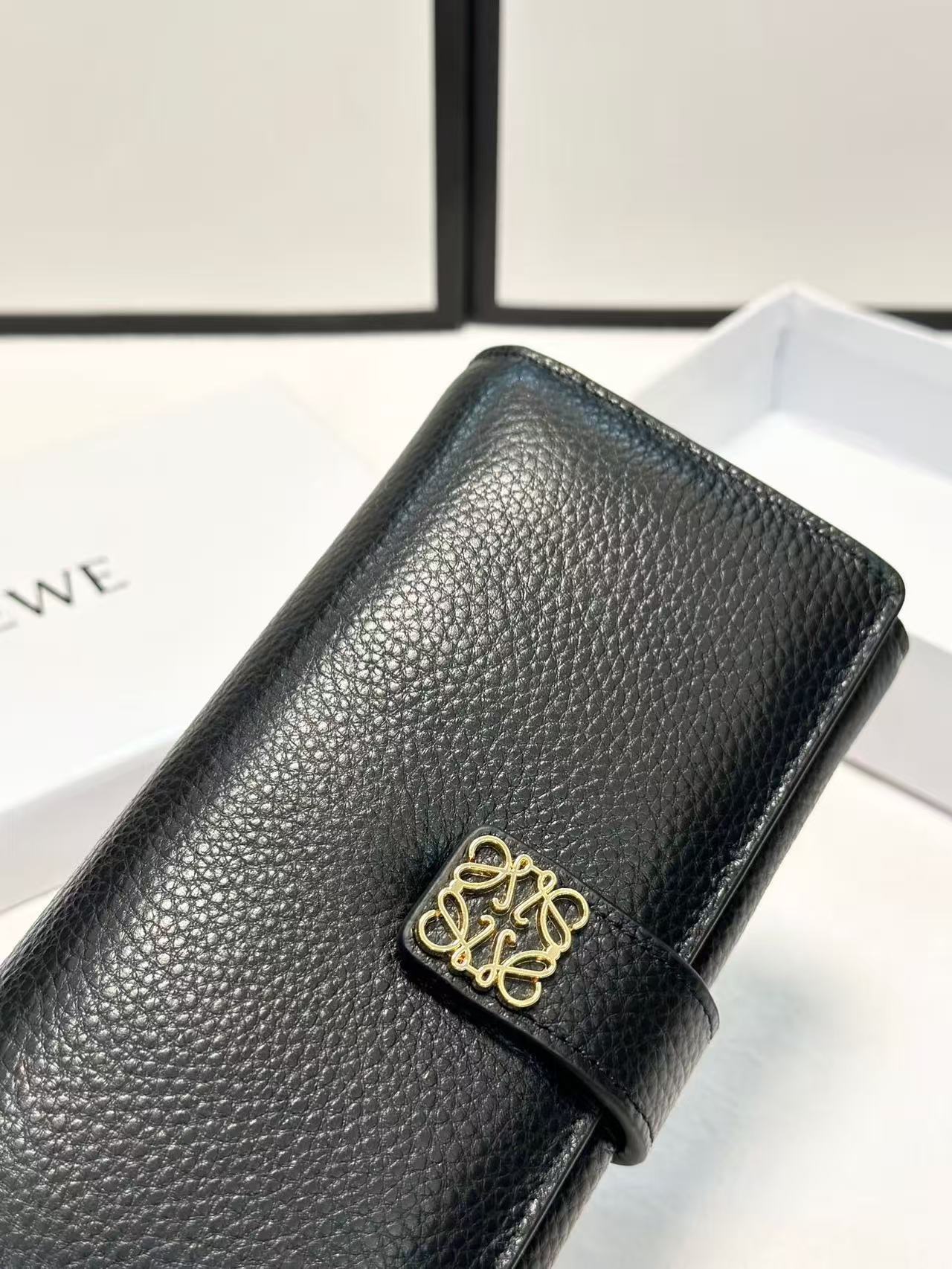 L0WEW レザー長財布【50％割引+送料無料】