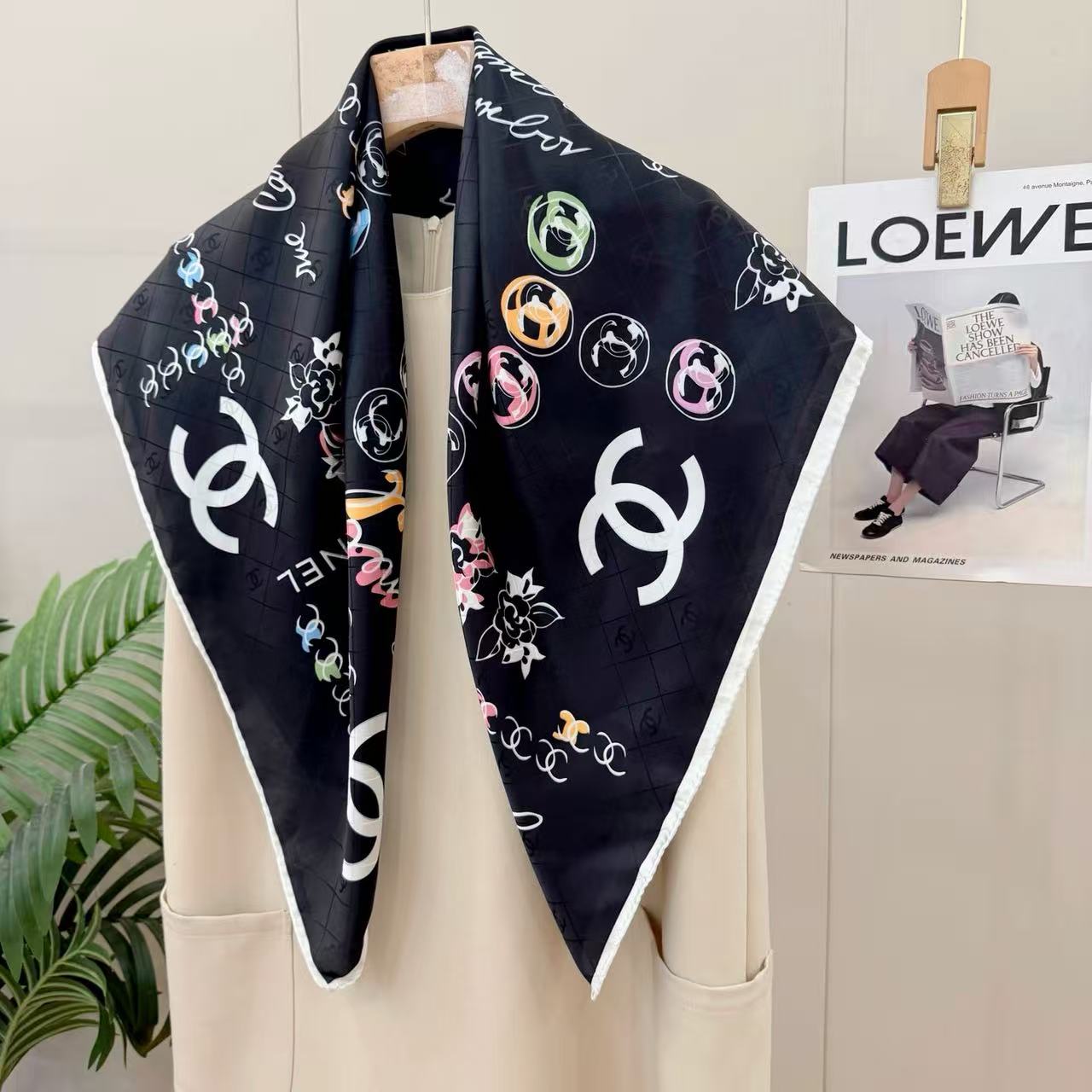 CHANE1 ダブルCプリントシルクスカーフ【50％割引+送料無料】