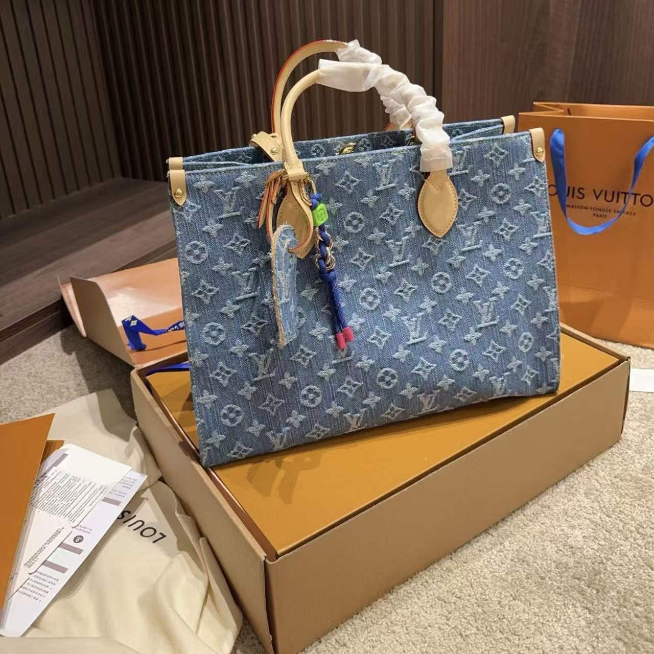 LV Onthegoデニムのハンドバッグ【50％割引+送料無料】