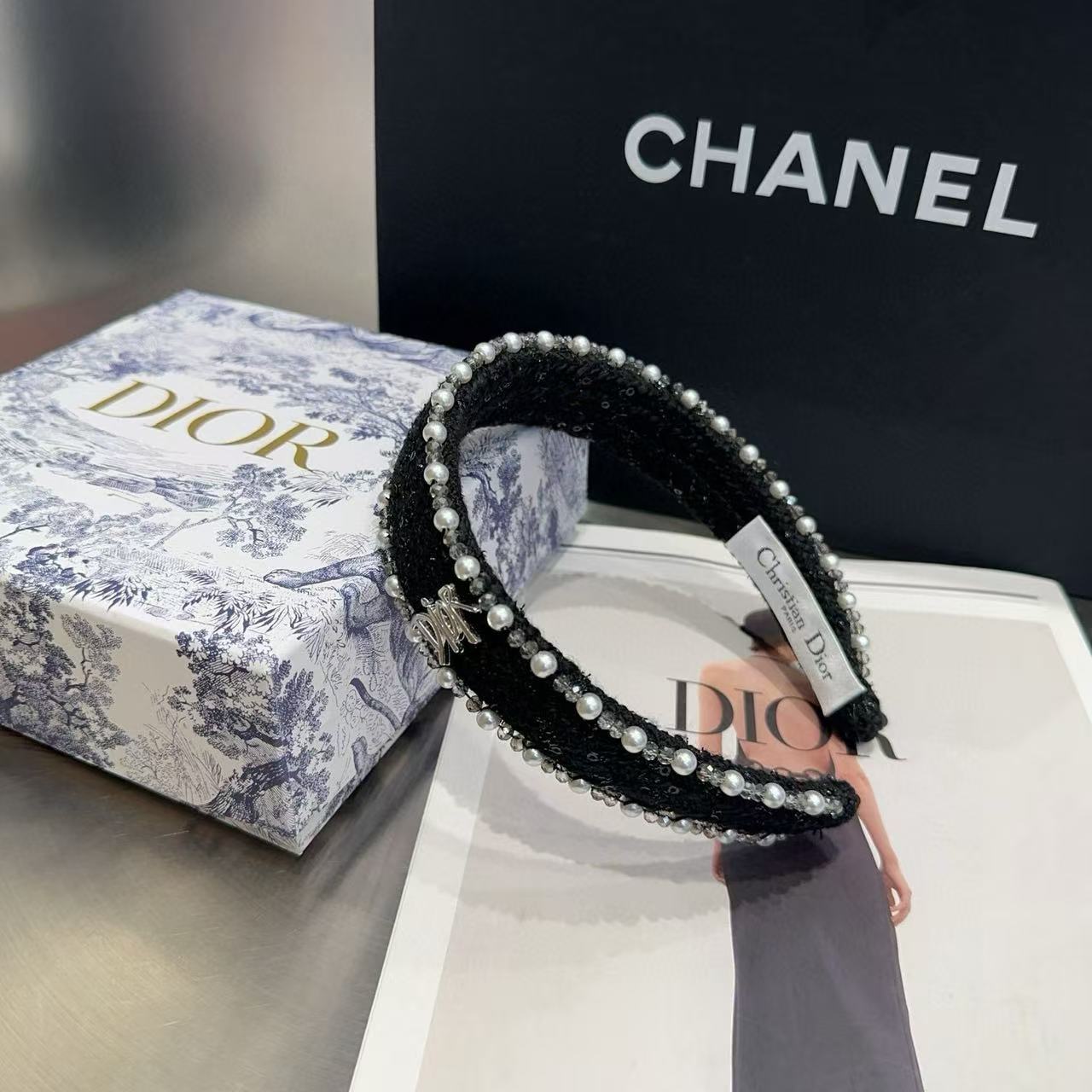DIOR レター＆パール ヘッドバンド【50％割引+送料無料】