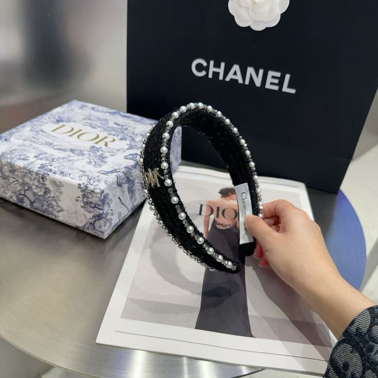 DIOR レター＆パール ヘッドバンド【50％割引+送料無料】