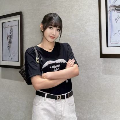FEND1 リッププリント Vネック 半袖Tシャツ【50％割引+送料無料】