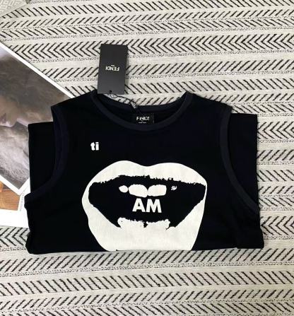 FEND1 リッププリント Vネック ベストTシャツ【50％割引+送料無料】