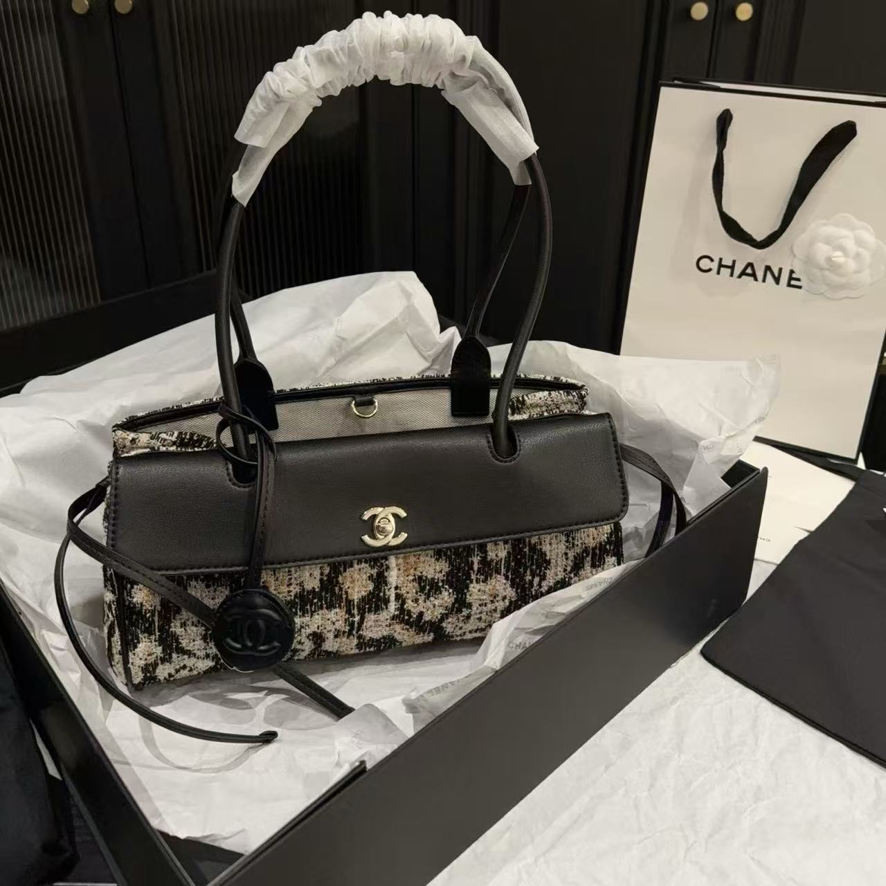 CHANE1 ツイードバゲットショルダーバッグ【50％割引+送料無料】