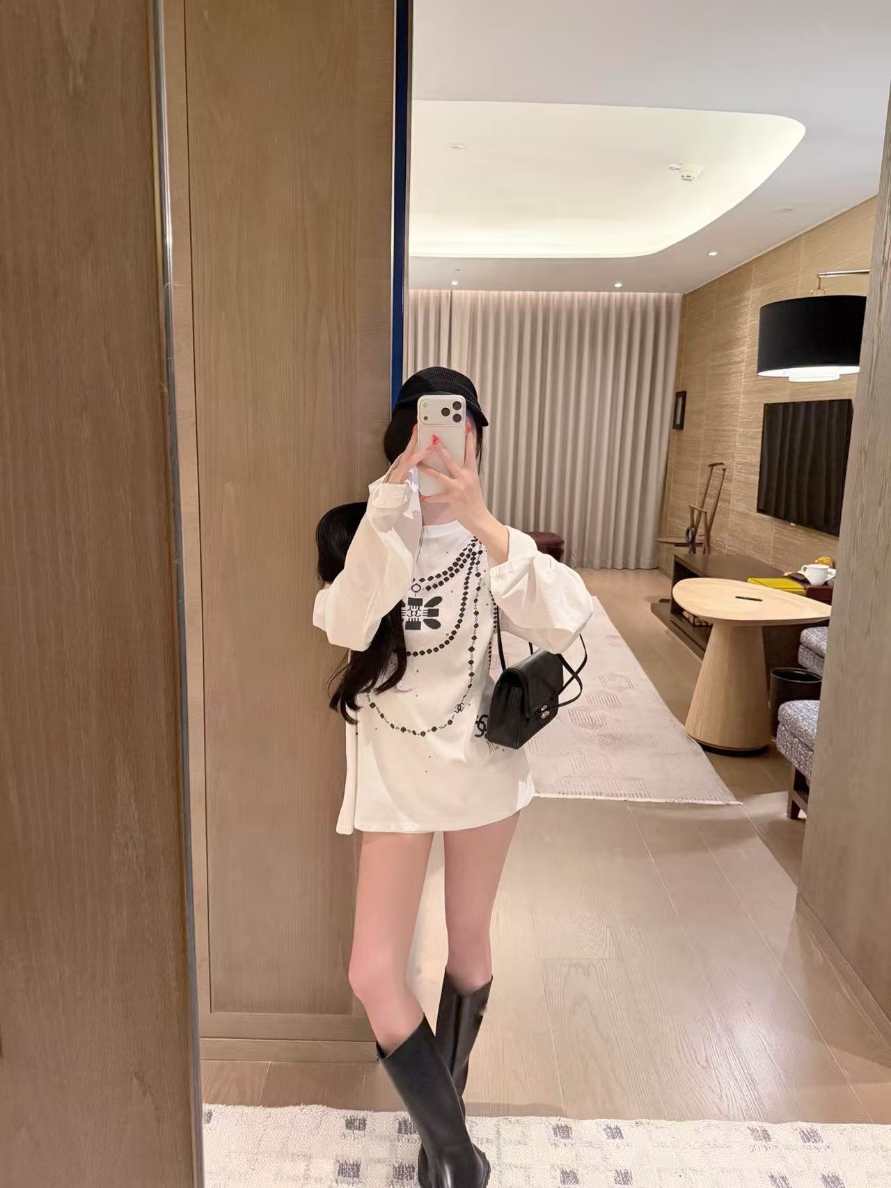 CHANE1 プリント長袖Tシャツ【50％割引+送料無料】
