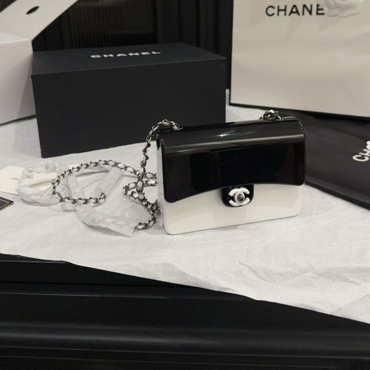 CHANE1 ブラック＆ホワイト チェーンショルダーバッグ【50％割引+送料無料】