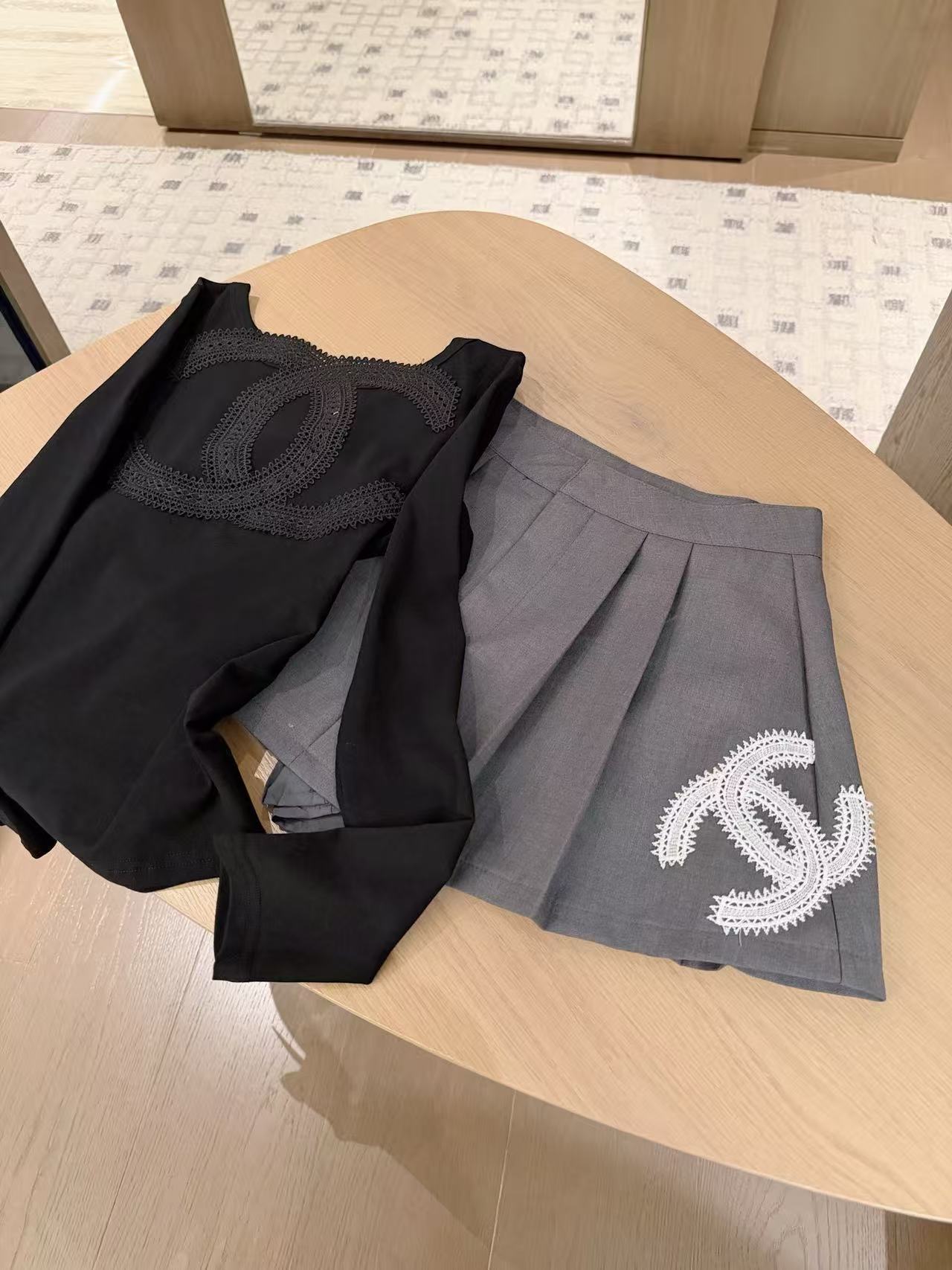 CHANE1 ダブルC 長袖Tシャツ＋スカート ツーピースセット【50％割引+送料無料】