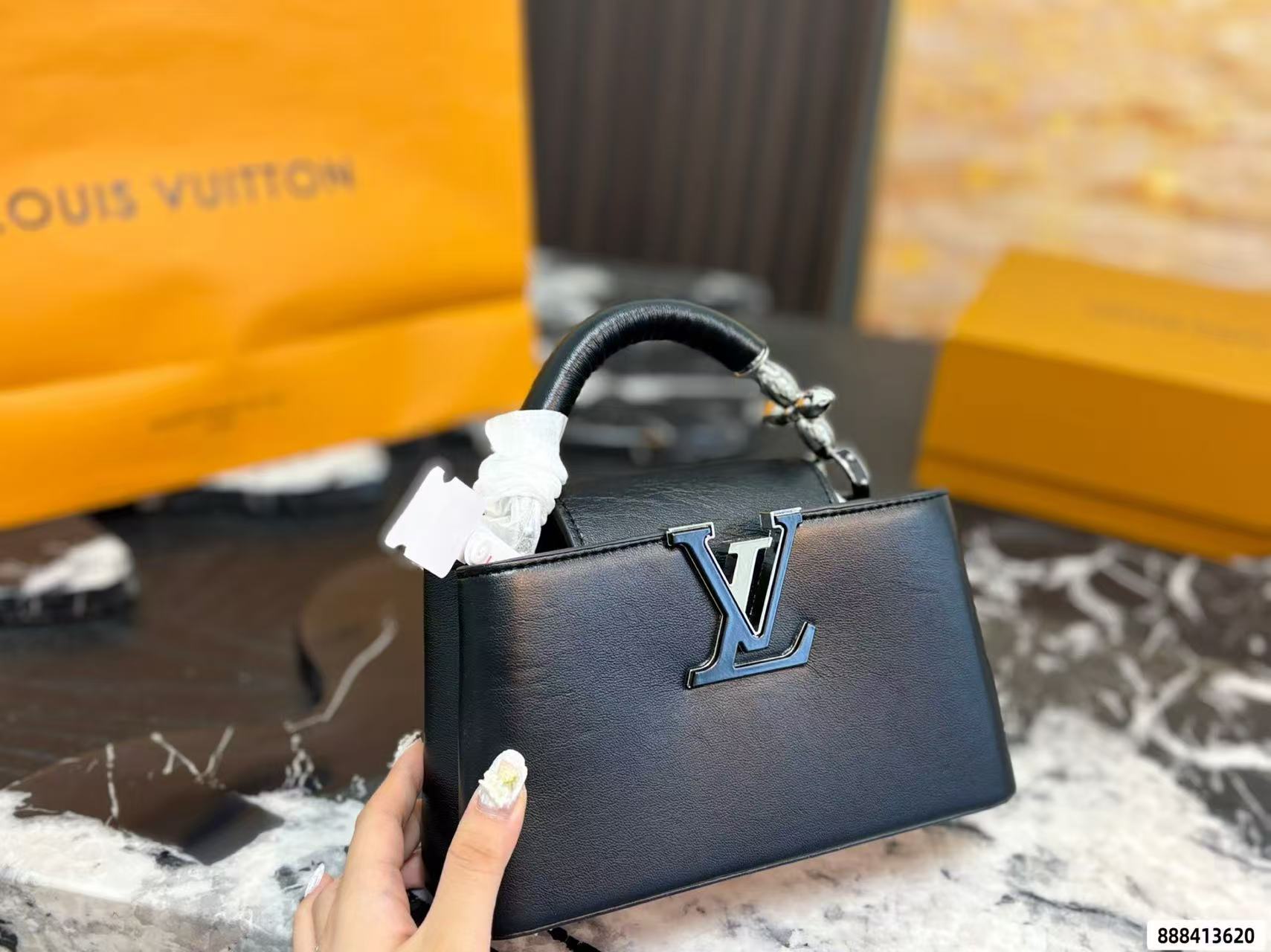 LV Capucines bbハンドバッグ【50％割引+送料無料】