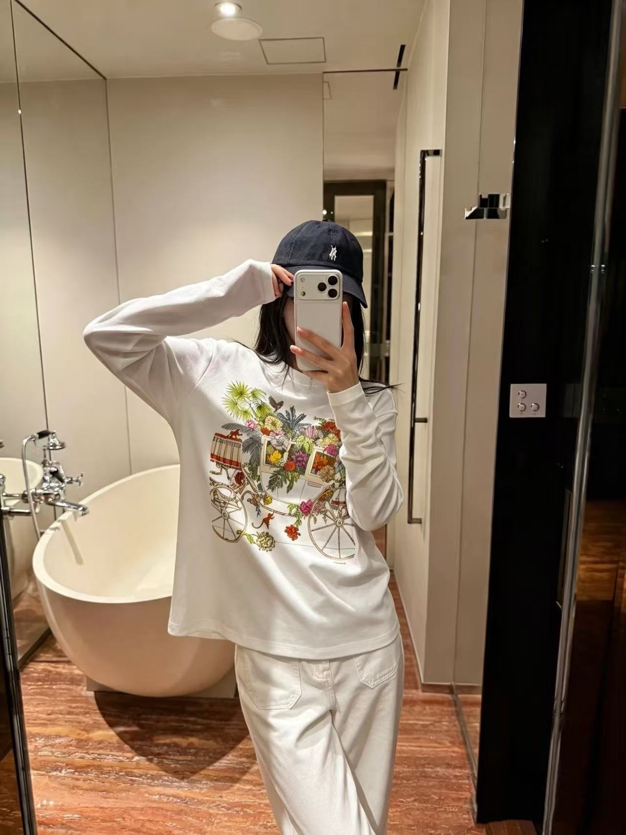 HERME5 刺繍＆プリント入り長袖Tシャツ【50％割引+送料無料】