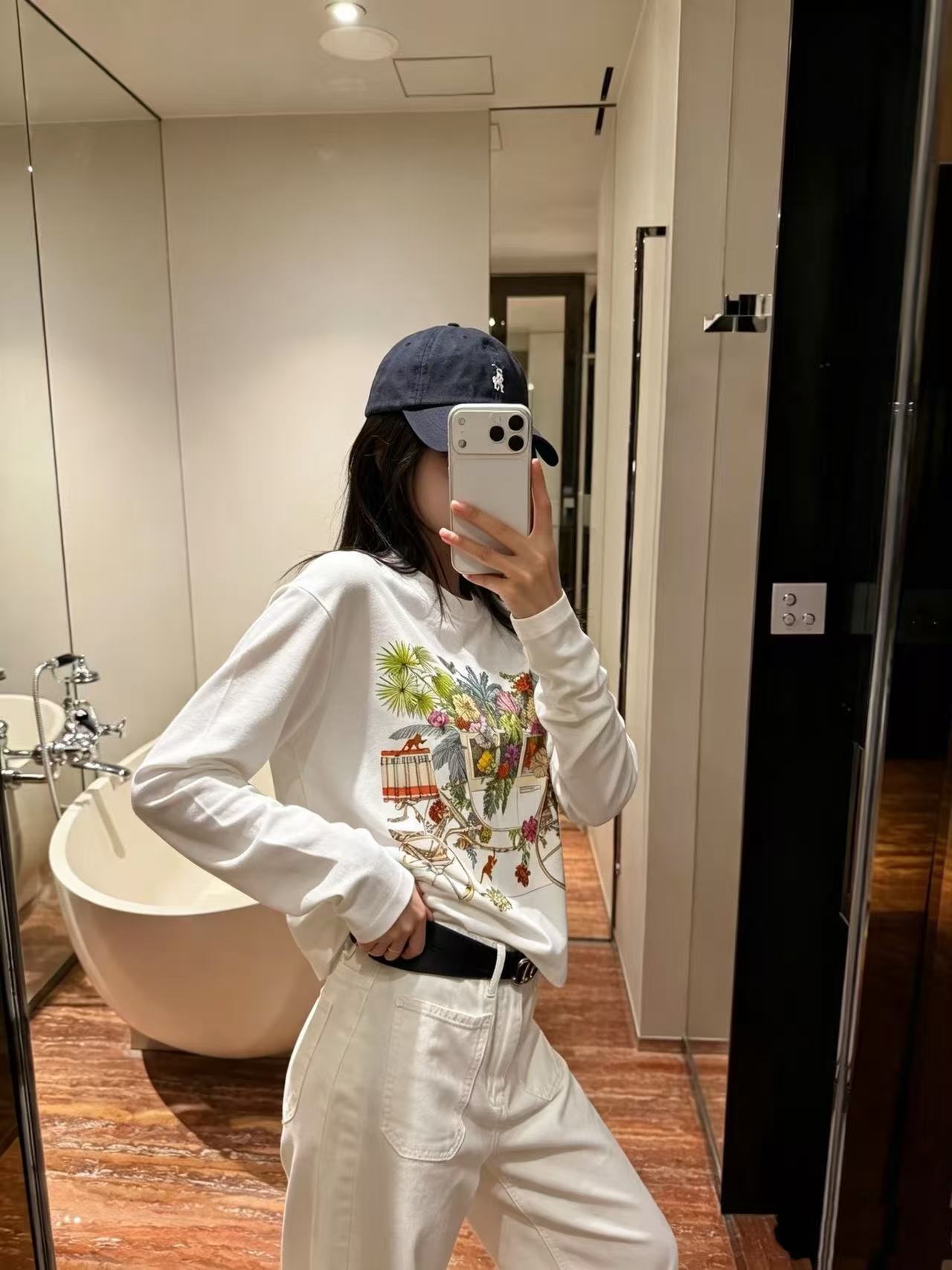 HERME5 刺繍＆プリント入り長袖Tシャツ【50％割引+送料無料】