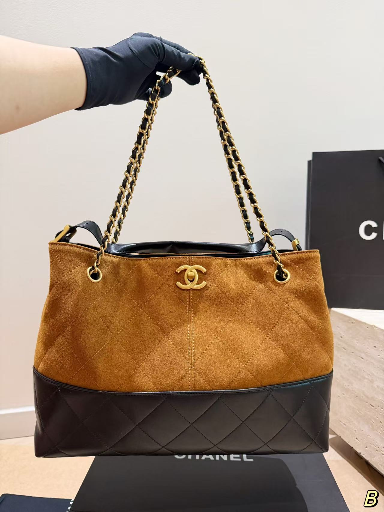 CHANE1 鹿革チェーンショッピングバッグ【50％割引+送料無料】