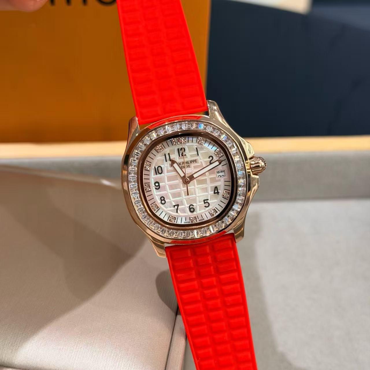 PATEK PH1LIPPEダイヤモンド・ウォッチ【50％割引+送料無料】