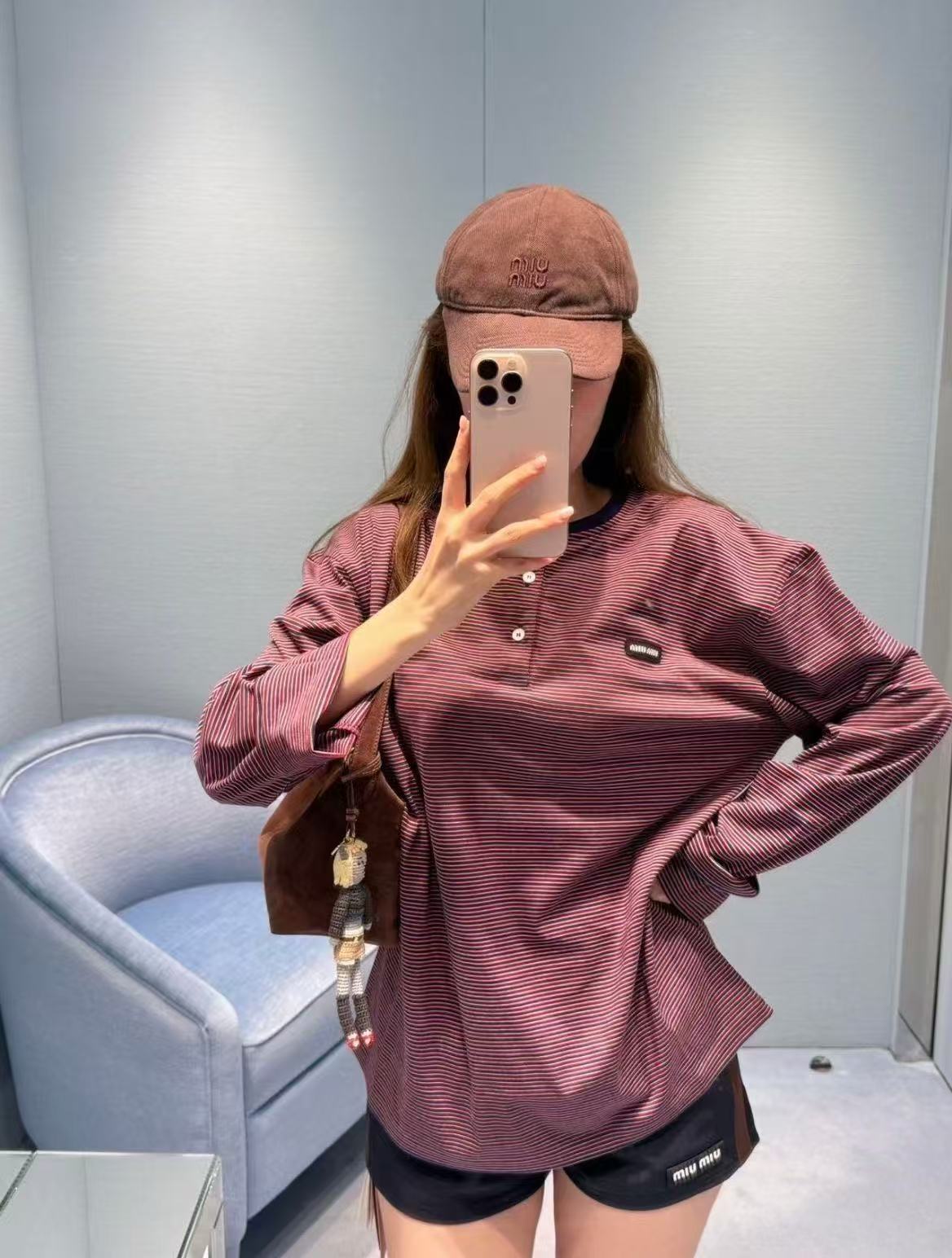 M1UM1U ストライプ柄レターTシャツ【50％割引+送料無料】