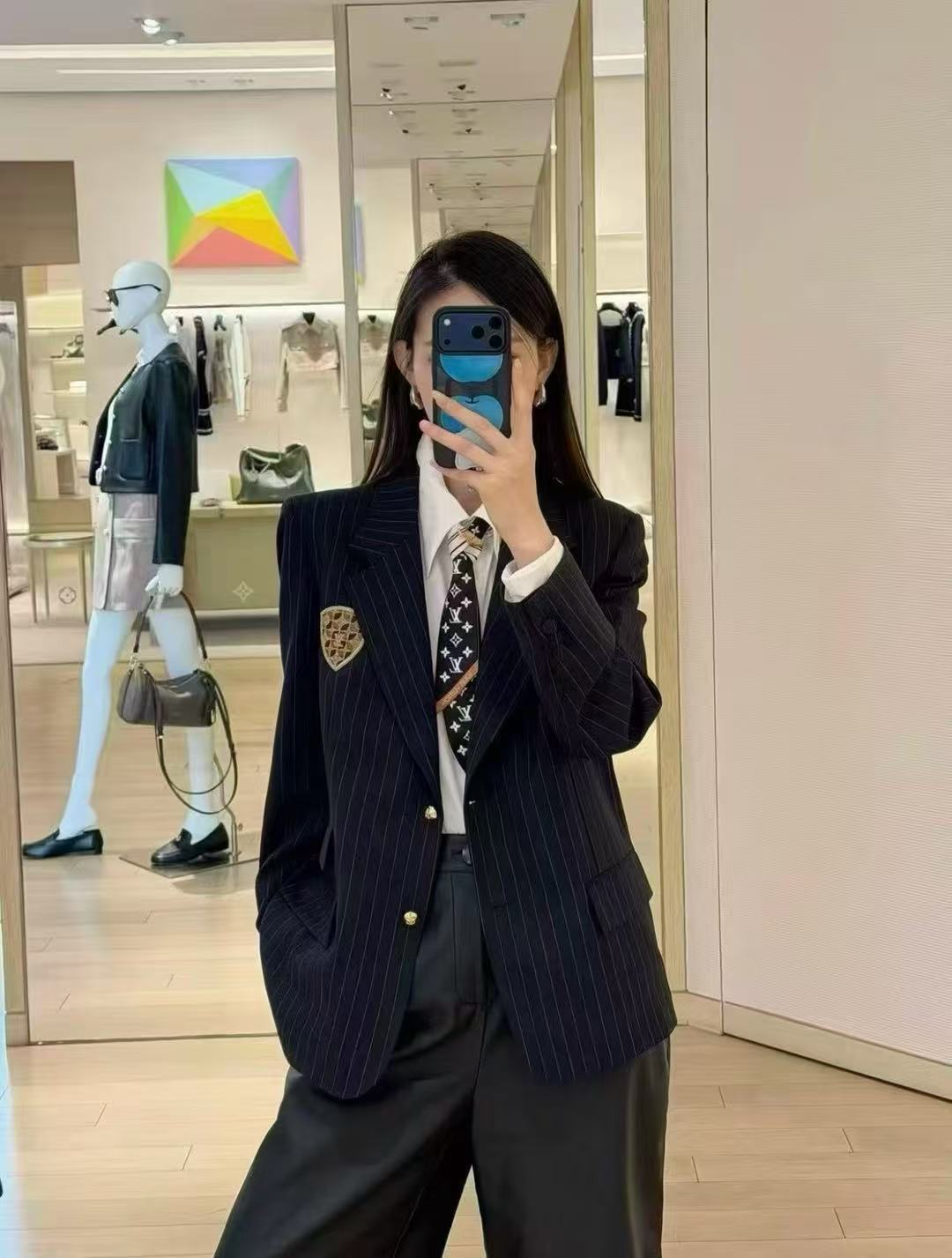 LV ストライプ柄スーツジャケット【50％割引+送料無料】