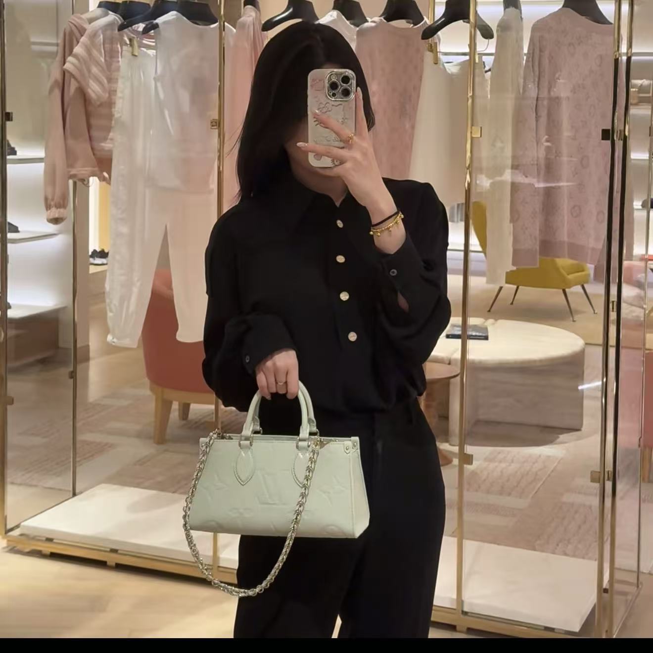 LV onthegoチェーンストラップ付きショッピングバッグ【50％割引+送料無料】