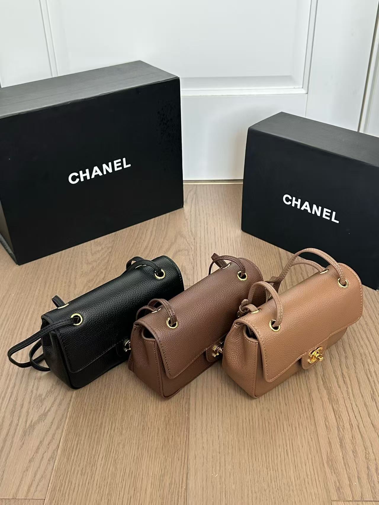 CHANE1 レザーショルダーバッグ【50％割引+送料無料】